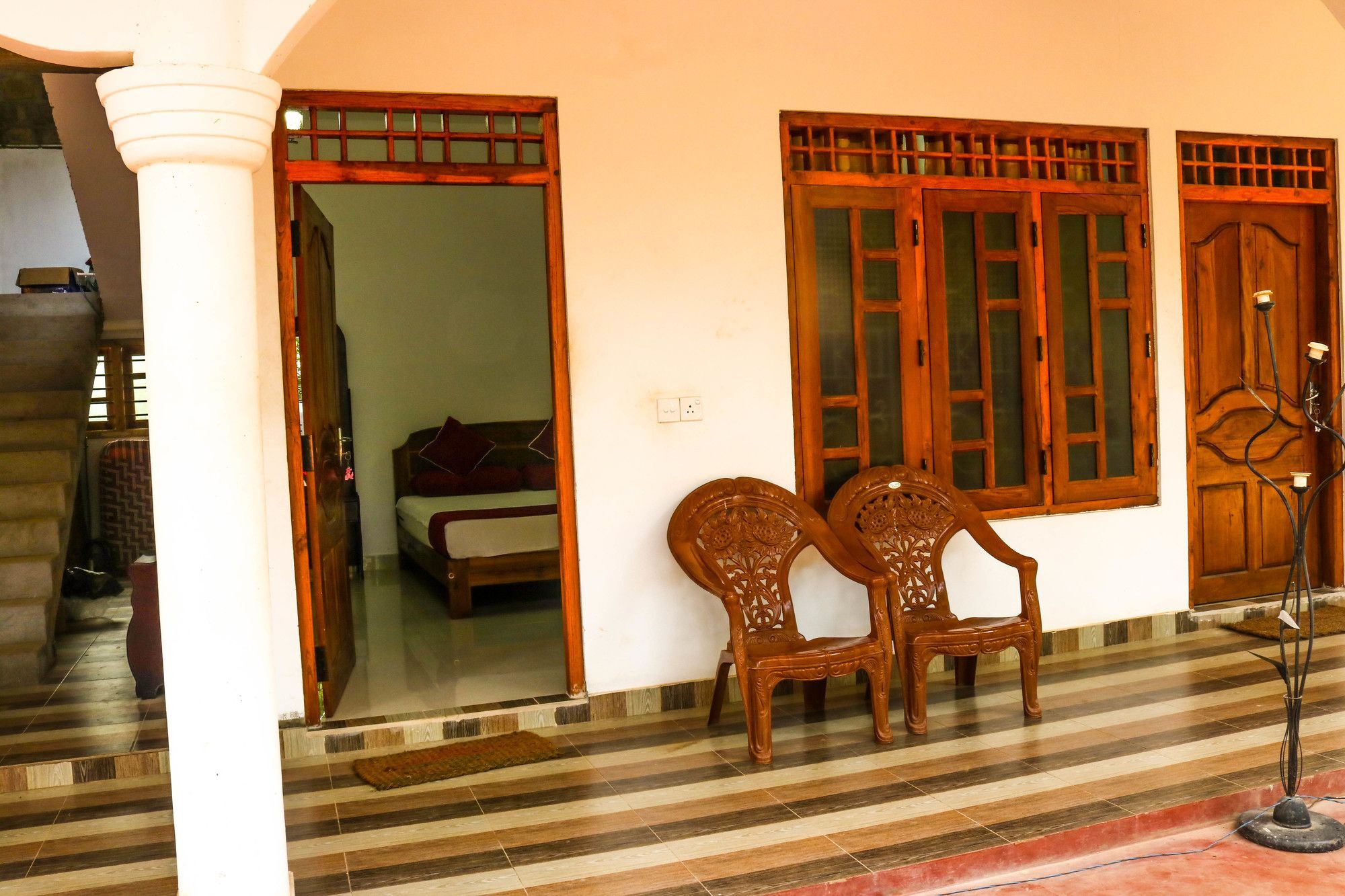 French Garden Eagle Wings Inn Uppuveli Buitenkant foto